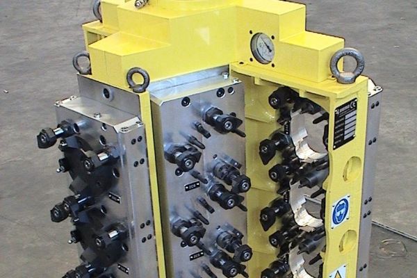 HORIZONTAL 4 AXIS MACHINE TOOLING