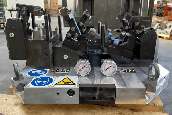 HORIZONTAL 4 AXIS MACHINE TOOLING